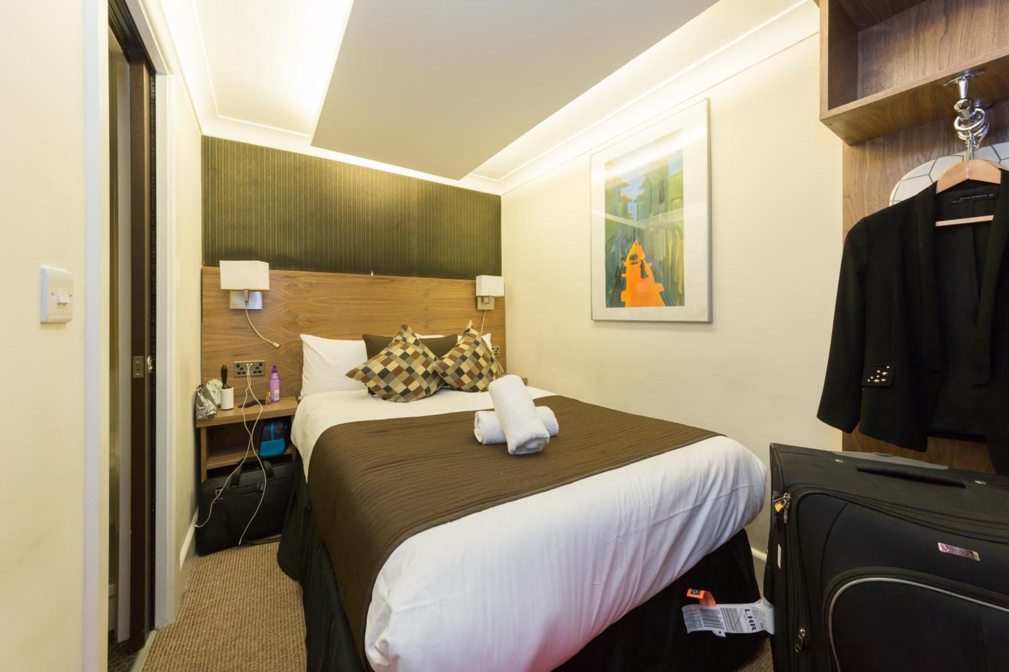 Chester Hotel London Room photo